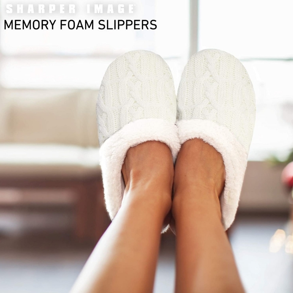 NEW Sharper Image Memory Foam Slippers Cable Knit, Womens Shoe 8/9